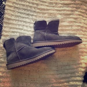 Grey ankle Ugg type boots.
